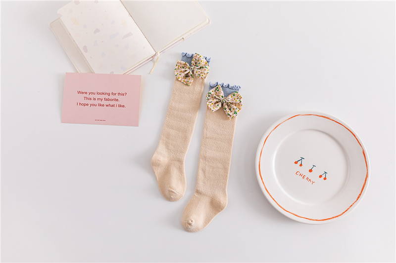 Blotona atmungsaktive kniestrümpfe für kleine mädchen, frühling, herbst, Winter, süßer stil, schleifenverzierung, fransenstrümpfe: Beige / 1-3 jahre