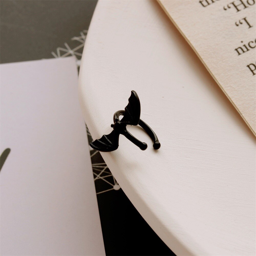 Trend Oorbellen Voor Vrouwen Black Bat Geen Doorstoken Eenvoudige Oor Clip Hip Hop Gothic Mannen Ear Bone Clip mode Halloween Oorbel