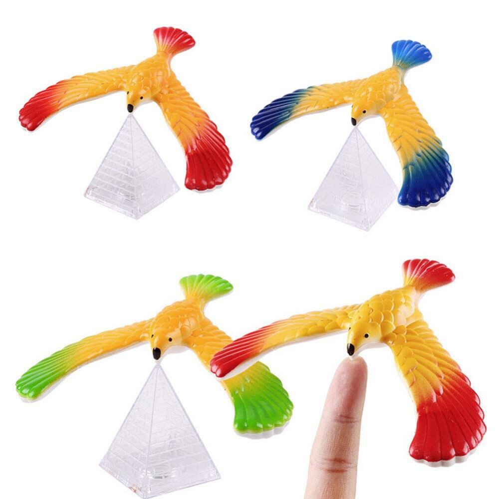 Balanceren Eagle Met Piramide Stand Magic Vogel Bureau Decor Funny Gadgets Speelgoed Voor Kinderen Miniatuur Beeldjes