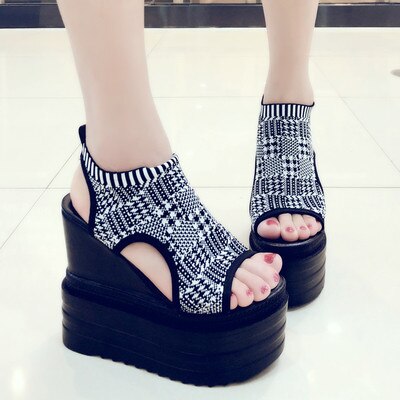 Kvinder sandaler kvinde sko kvinde sommer kile behagelige sandaler dame slip-on flade sandaler kvinder sandalier: Sort / 34