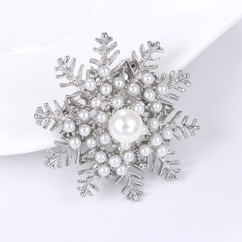 High-End Sneeuwvlok Badge Broche Mode Temperament Wilde Sneeuwvlok Parel Diamanten Broche Dames Kleding Accessoires Corsage: Silver