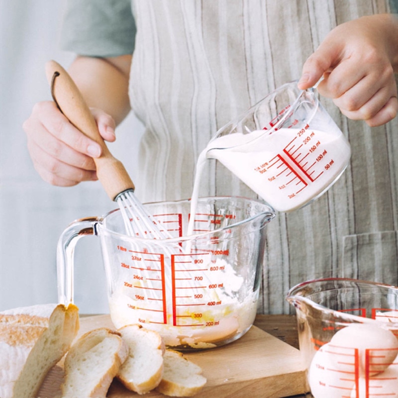Taza medidora de vidrio resistente al calor con escala, herramienta de medición de vidrio para horno microondas, Hornear en Casa con agarre en ángulo de medición roja