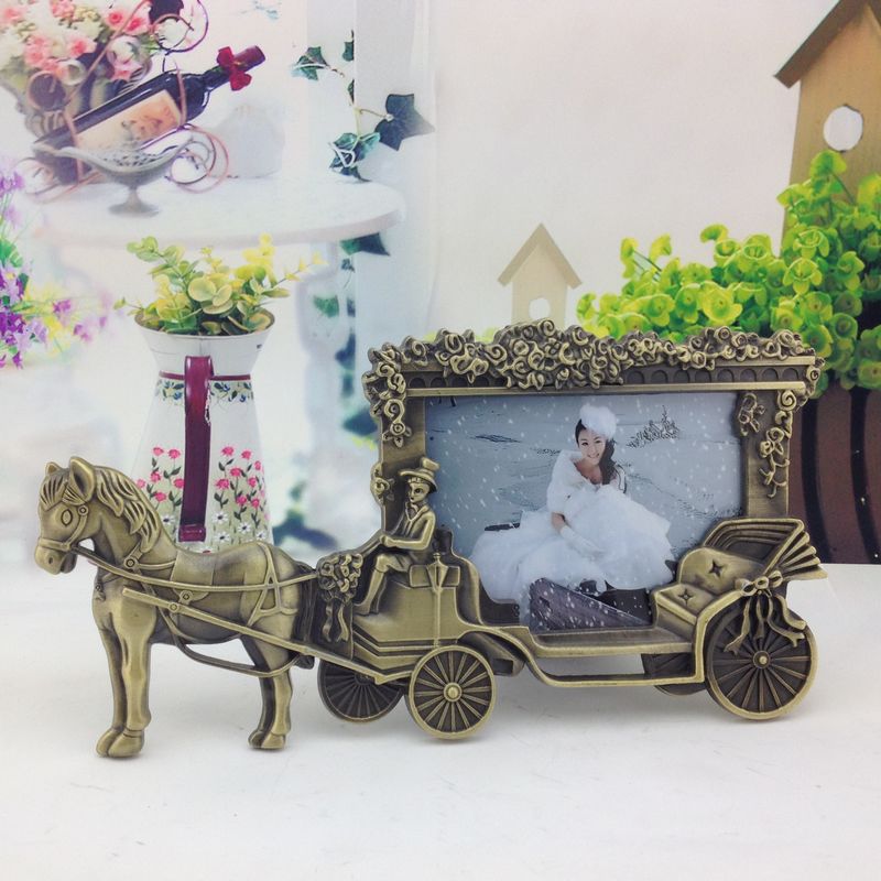 5 Inch Classic Horse Carriage Photo Frames for Picture European Metal Foto Frame Table Decor Birthday Wedding Shadow Box: A