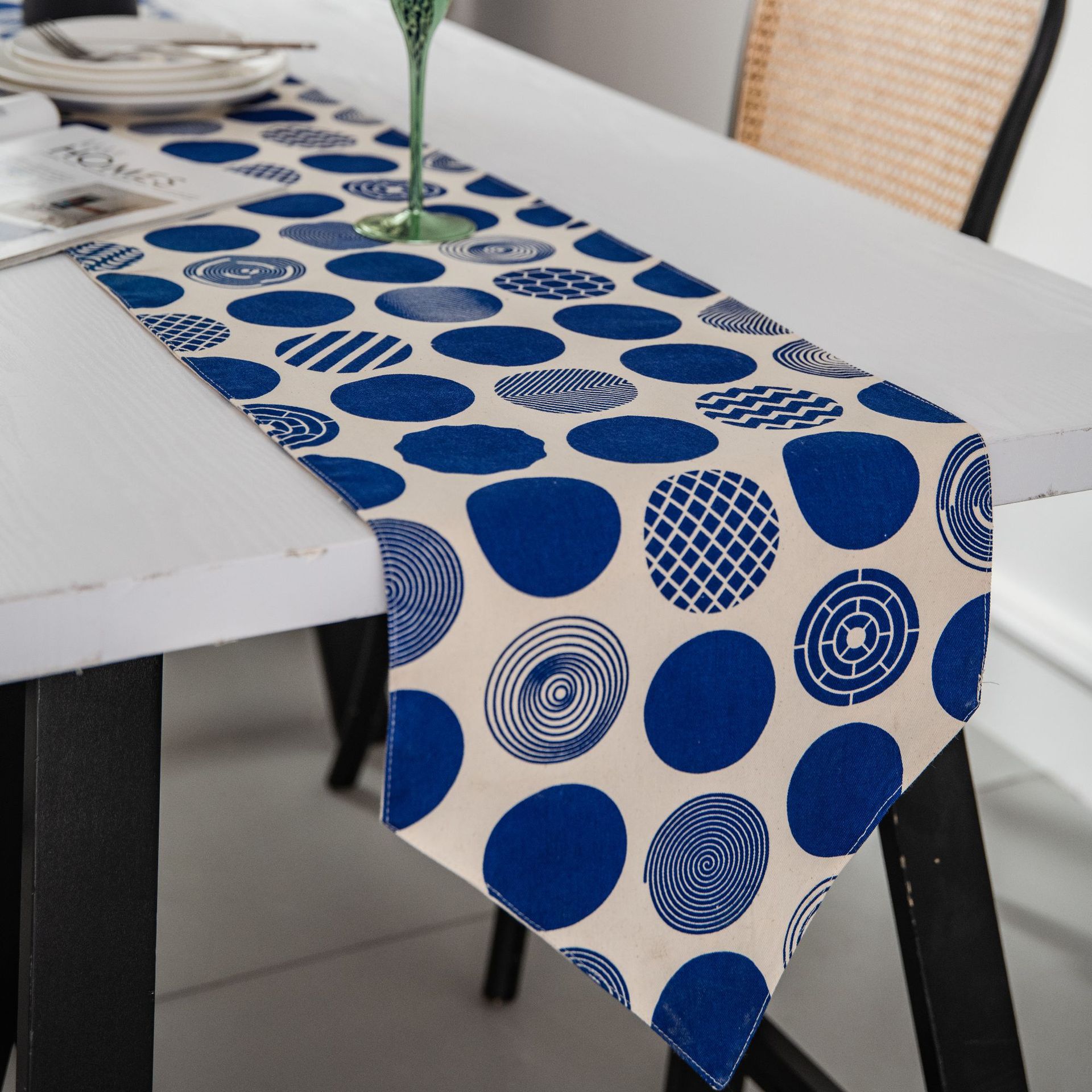 Nordic Blue and White Geometric Dot Printing Table Runner with Cotton Linen for Dining Table Wedding Party TV Cabinet Decoration: 30x180cm