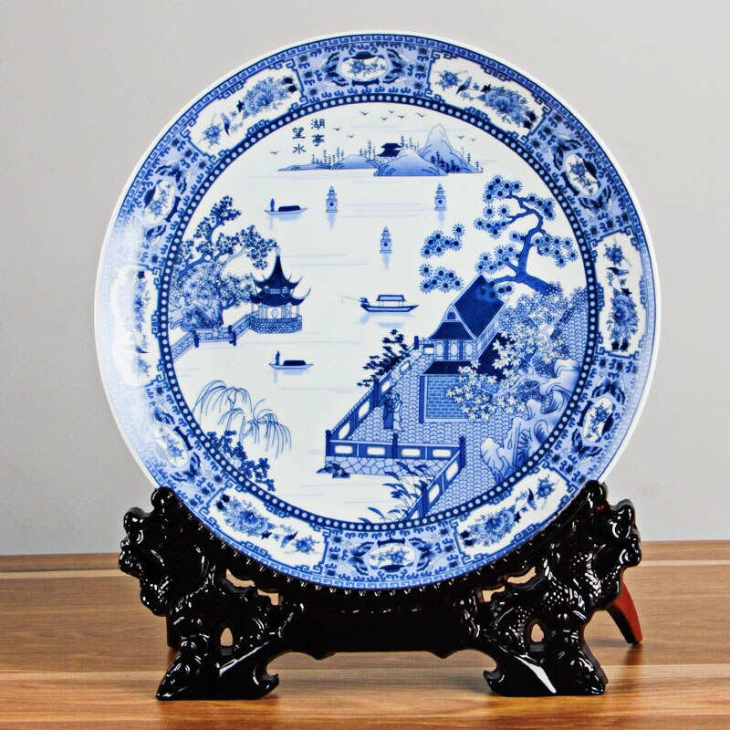 Kinesisk sø pavillon plade keramisk ornamental plade blå og hvid dekoration plade træ base porcelæn plade sæt bryllup
