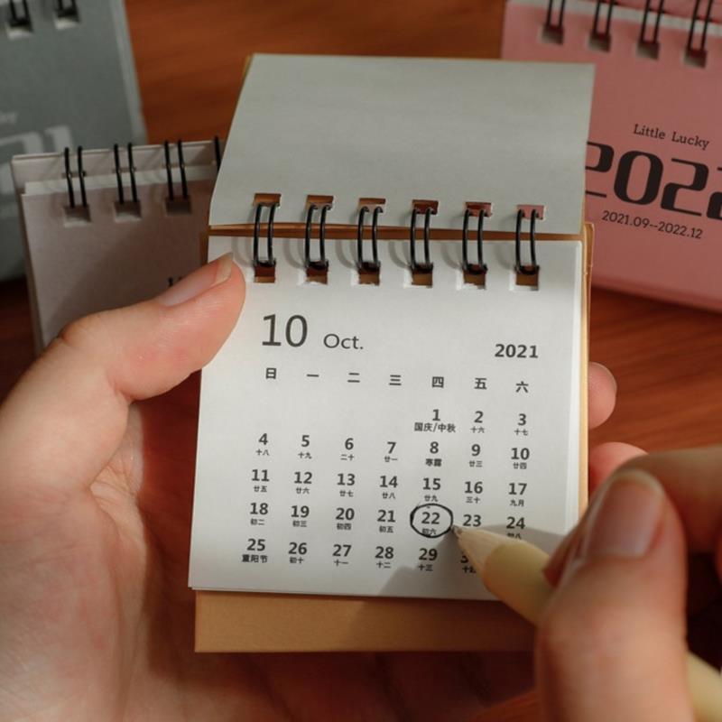 Gemakkelijk Bureau Kalender Voor Mei 2024 Geïsoleerd Aan Wit Achtergrond Kalender Concept Met Kopieren Ruimte