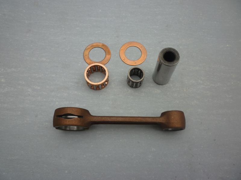 motorcycle AX100 crankshaft crank rod /connecting rod / conrod for Suzuki 2 stroke 100cc AX 100 engine spare part
