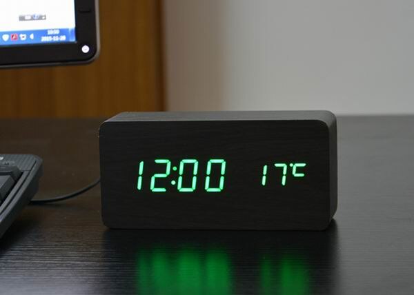 Fibisonic Wekkers Met Thermometer, Hout Houten Led Klokken, Digitale Tafel Klok, Elektronische Klokken Met Kosten: black green