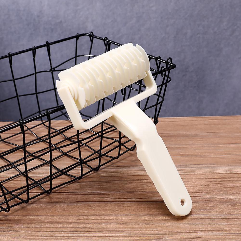 Plastic Wheel Roller Pin Pizza Hole Needle Pie Biscuit Device Crust Roller Punching Cutter Hole-Piecing V2Z8