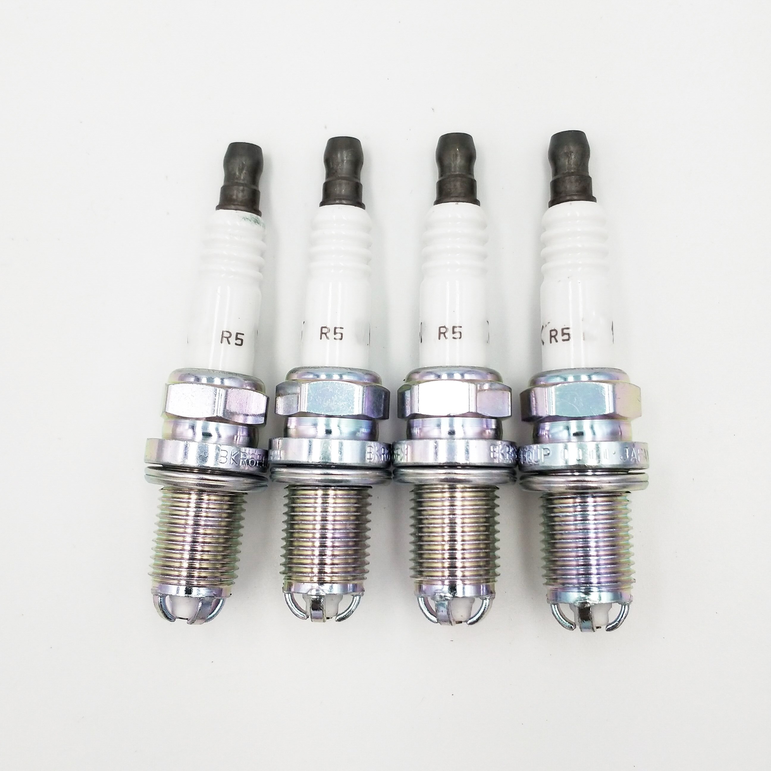 12120037607 BKR6EQUP Spark Plug For BMW M54 M62 E38 E65 E34 E36 E39 E46