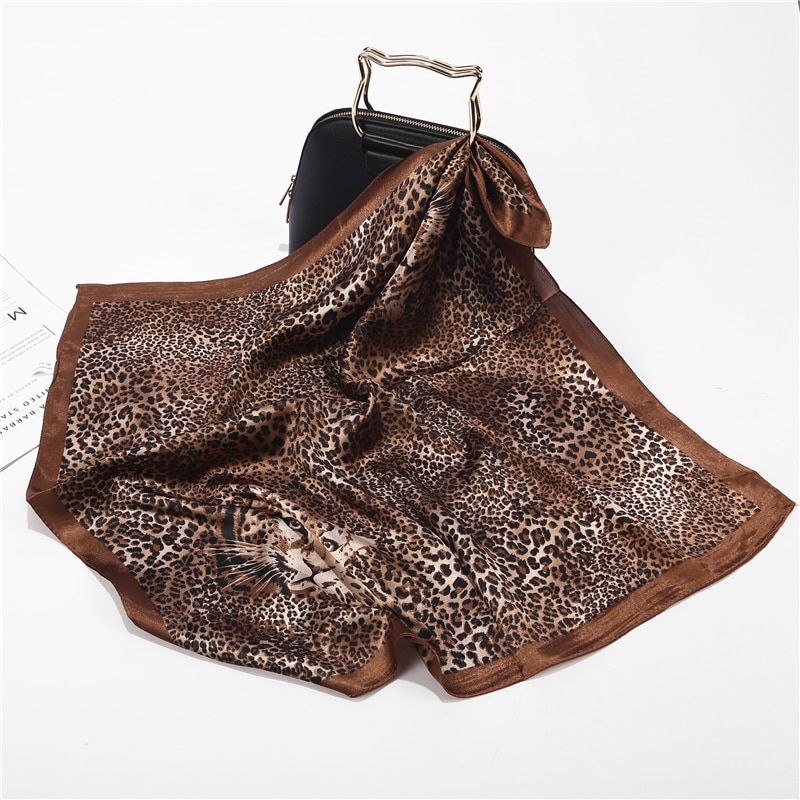Sommer luksusmærke leopard silke firkantet tørklæde kvinder sjaler wraps print kontor lille hår hals hijabs foulard