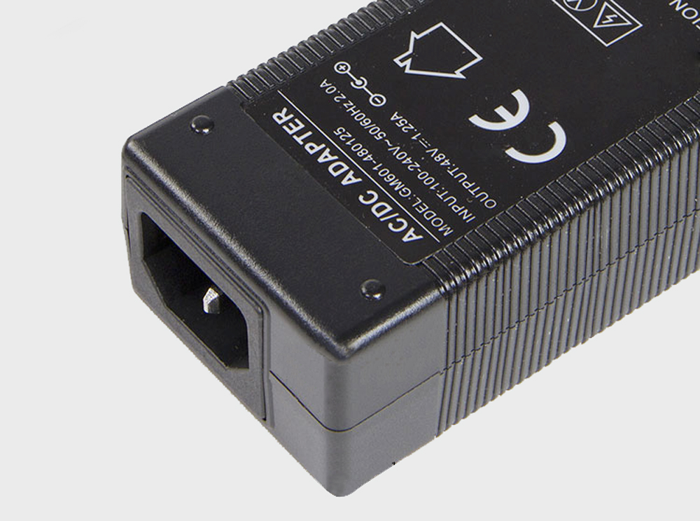 5 Port Gigabit Switch with 4-Port PoE and 1 gigabit SFP fiber port Gibabit switch 4 poe switch