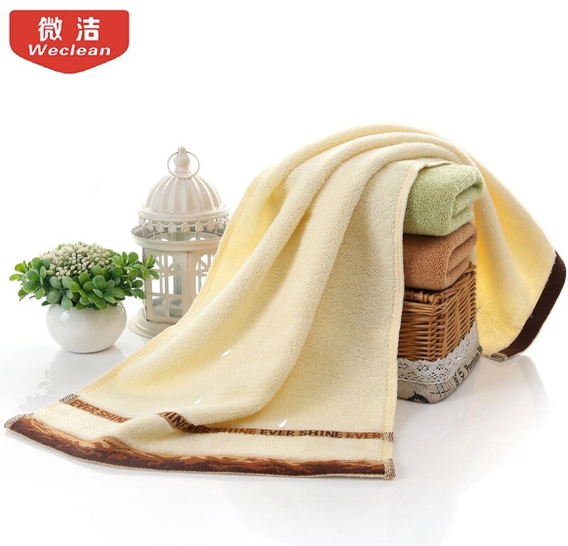 Goede kwaliteit katoenen handdoek, absorberend, zacht en comfortabel, geborduurd en snel drogend.