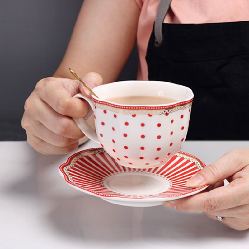 European Ceramic Coffee Cup and Saucer Set Home English Afternoon Tea Cup Office Flower Tea Cup Ceramic Tea Set Cup and Saucer