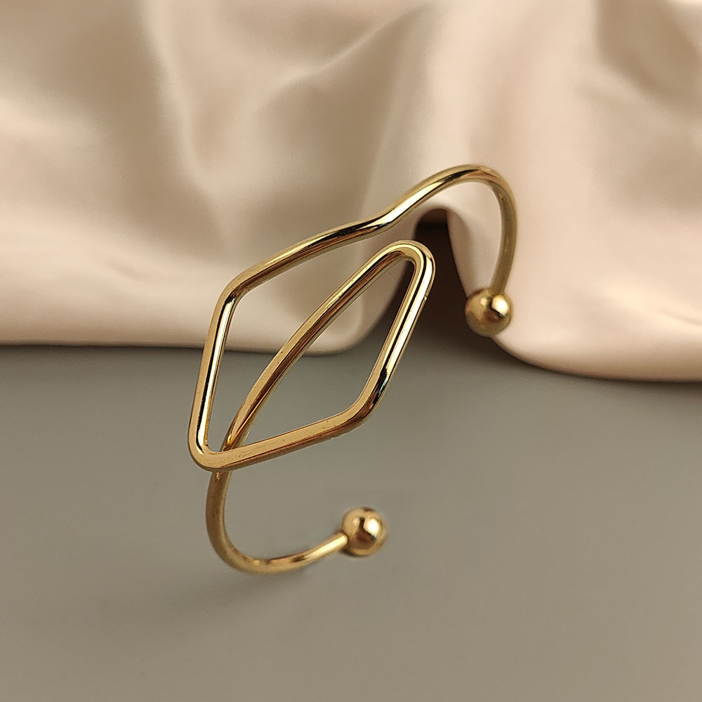 Uforgyldte damearmbånd med uregelmæssig form, meget vandtætte metalarmbånd, festsmykker: Lysegul farve