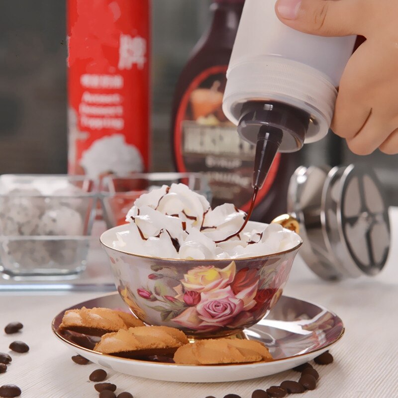 24Oz Squeeze Squirt Condiment Oil Bottles Plastic Honey Dispenser with Nozzles Ketchup Sauces Bottles Kitchen Gadget Accessories