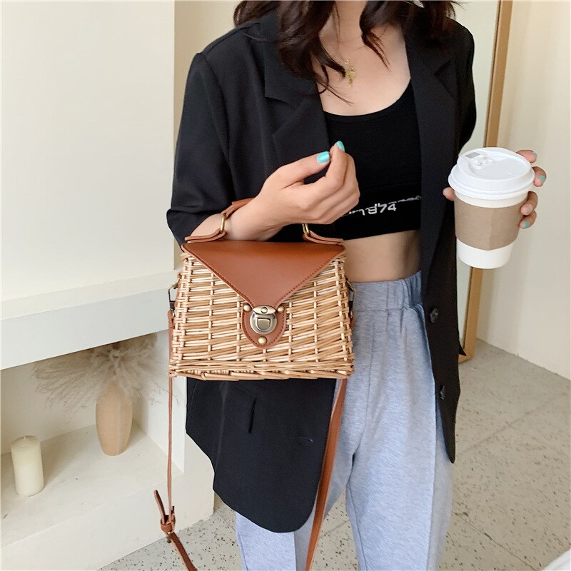 Summer Bali Hand Woven Women Rattan Bag Beach Shoulder Crossbody Bags Top-handle Picnic Bags Knitting Travel Handbags