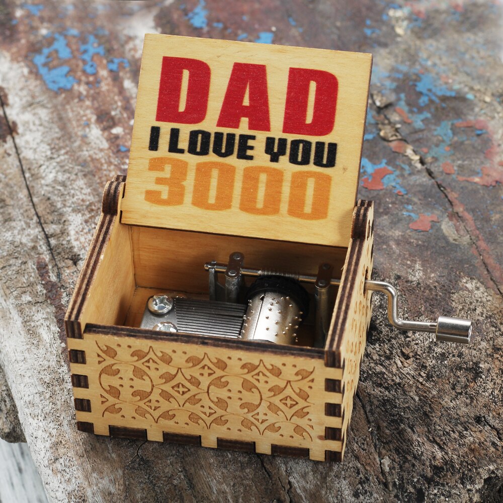 Houten handzwengel muziekdoos je bent mijn zonneschijn ik hou van je aan mijn vrouw muziekthema muziekdoos kerstmis een verjaardag: Ik hou van jou 06