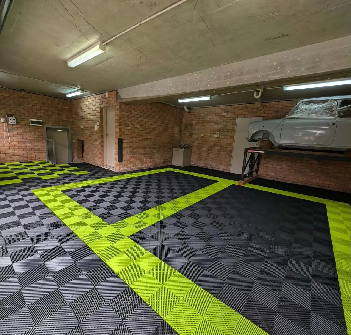 400*400*18mm Anti Slip Garage Flooring Pp Interlocking Floor Modular Workshop Garage Floor Tiles