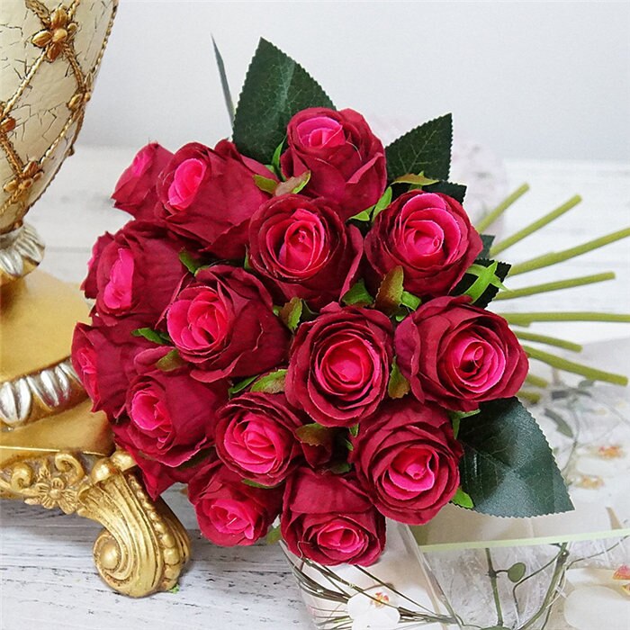 18 hoveder kunstige roser blomsterbuket små silke roser bryllup brude buket diy hjemmekontor bord blød dekor silke blomster: Mørkerød