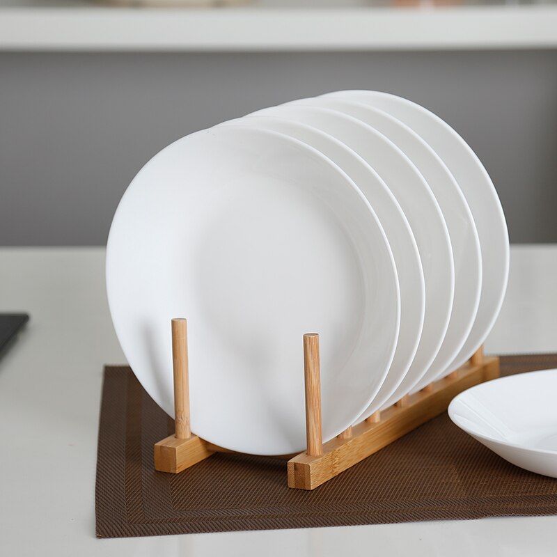 Hvitt opal glass porselen flate tallerkener middagsretter servise salatrett sushi frokost biff tallerken