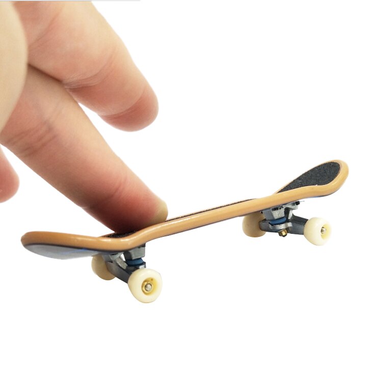 4 stk mini gribebrætter/finger skateboard, unik mat overflade (løb mønstre og farver)