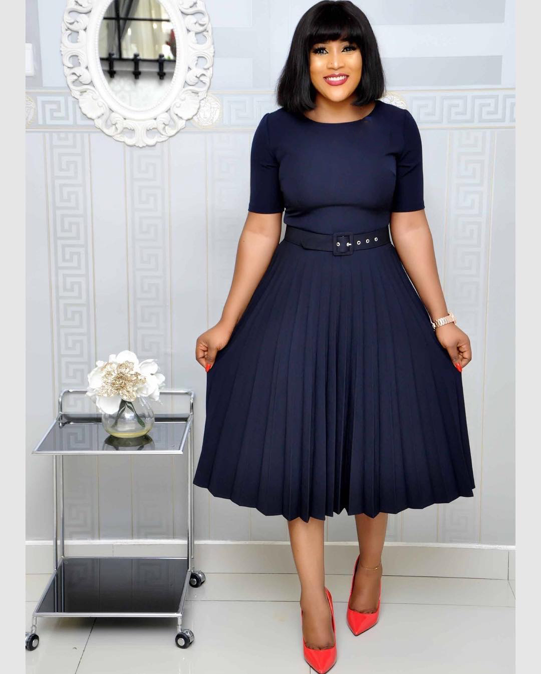 Summer Plus Size Pleated S-5Xl Dress Ladies O-Neck Short Sleeve Solid With Belt Mid-Calf Office Lady Dresses For Women: 5XL / Navy Blue