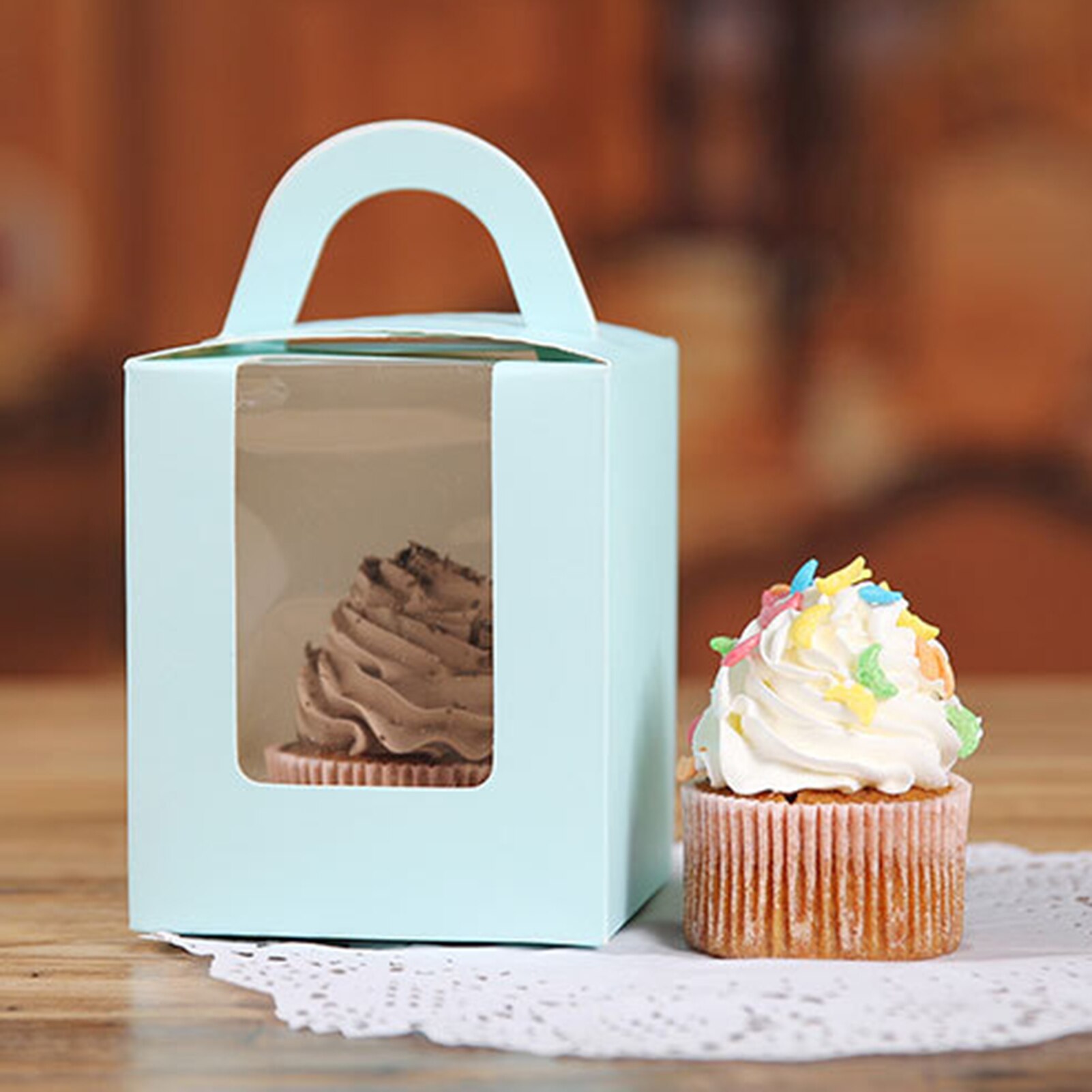 50 stk cupcake æske med vindue og håndtag kagebærer lille kagebeholder til bageri bryllupsfest fødselsdagsforsyning ye