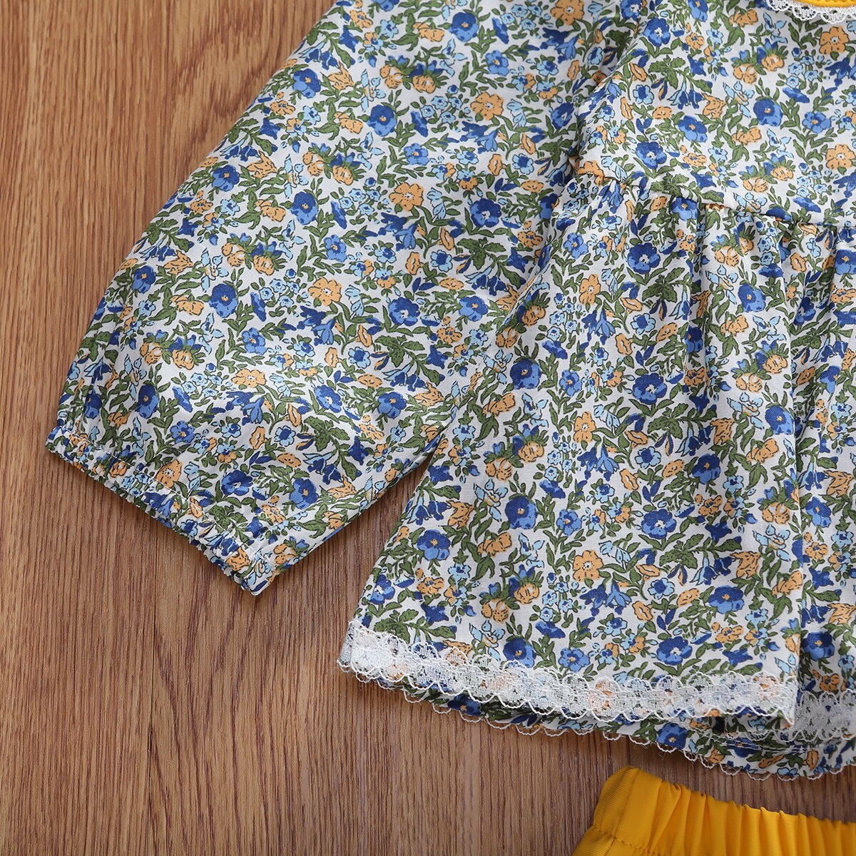 Ropa de verano para bebés y niñas, conjunto de 2 uds. A la con flores de muñeca, Top con cuello y pantalones cortos elásticos con linterna