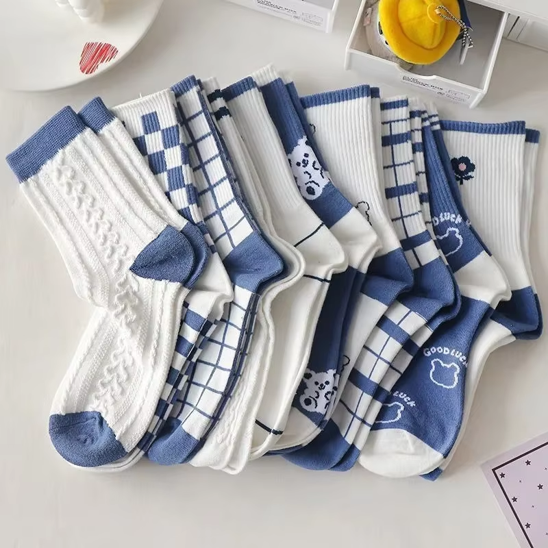 5 par damstrumpor med bokstavstryck, mångsidiga, medelstora tubstrumpor, bekväma sportstrumpor för utomhusbruk: Grön