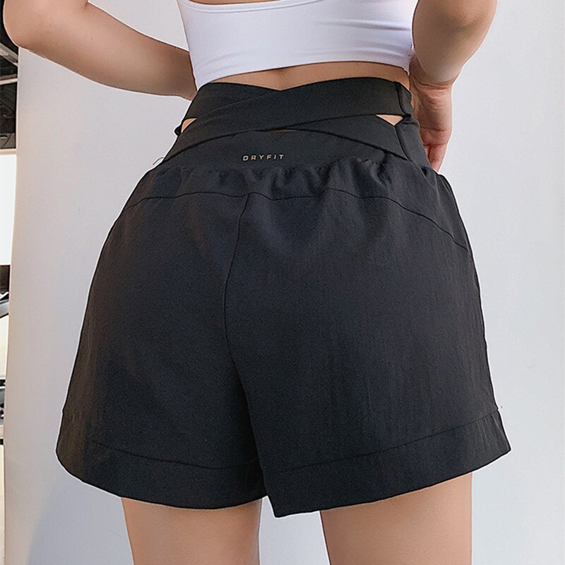 Sport Shorts Zomer Hoge Taille Kruis Running Riding Shorts Vrouwen 2 In 1 Sneldrogende Fitness Training Losse yoga Shorts: Black / M