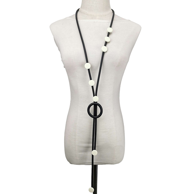 Damesmode Boheemse lange ketting Sieraden Luxe Rubberen sieraden Ketting Kostuum Feestaccessoires Hanger Kettingen: Goud-kleur