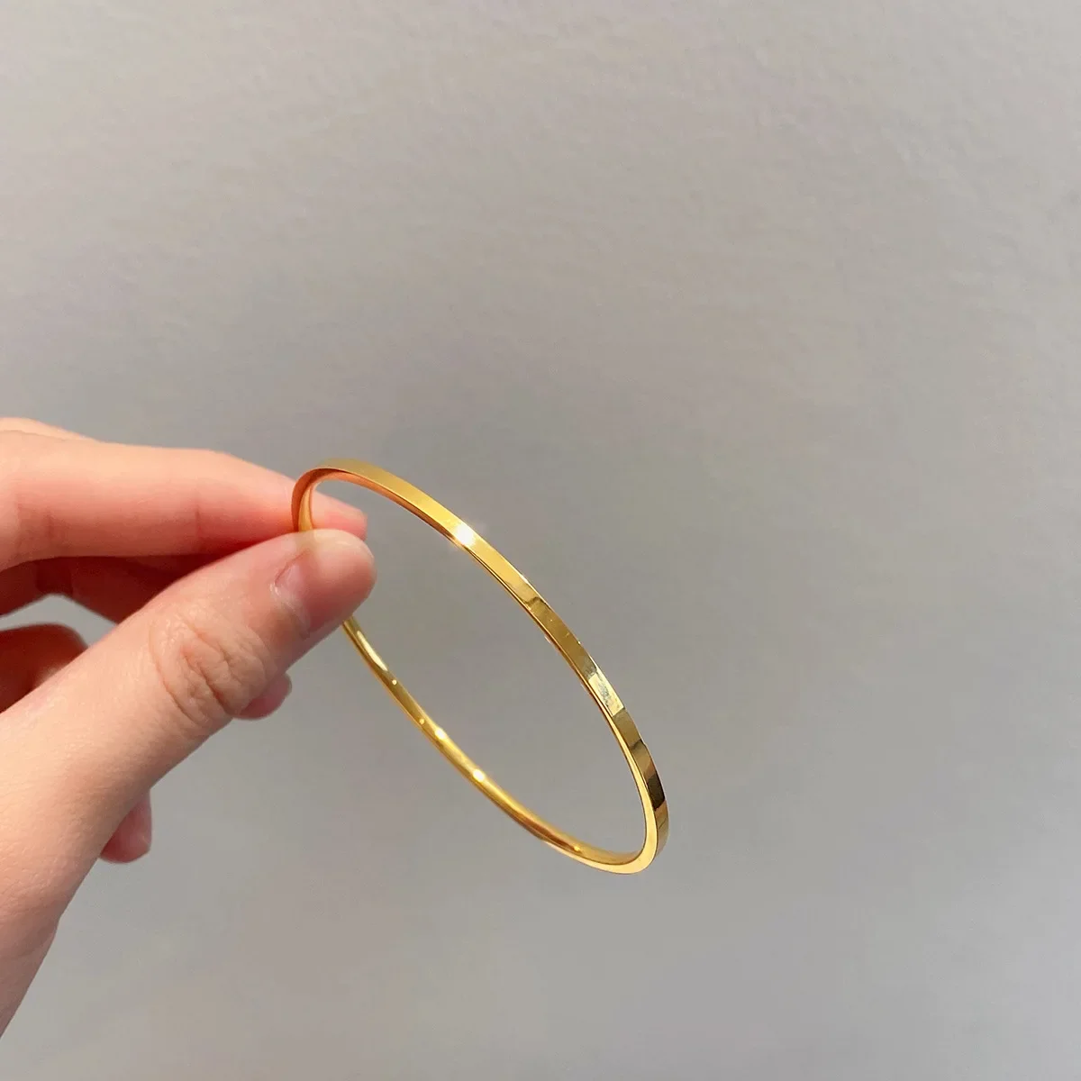 Braccialetti sottili di lusso dorati per donna Bracciale d'amore alla moda in acciaio inossidabile Gioielli di fidanzamento per matrimonio Regalo per fidanzata Pulseiras: Oro-colore