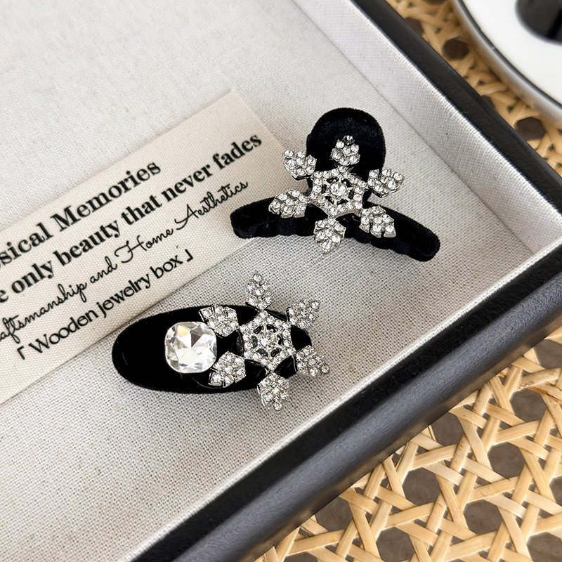 Christmas Rhinestones Snowflake Hair Clips Winter Pearl Crystal Metal Hair Pins For Woman Girls Sweet Barrettes