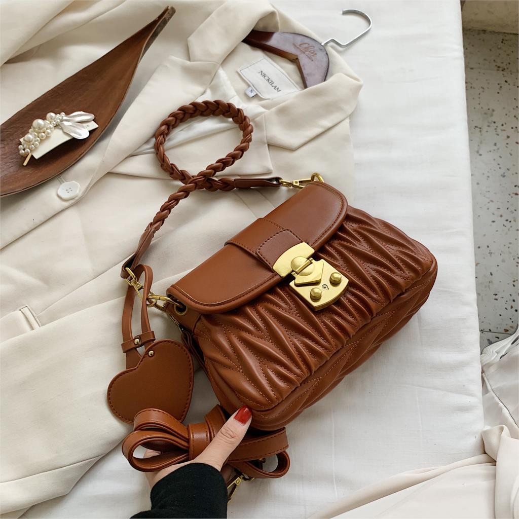 femme carré aisselle sac en cuir PU femmes concepteur sac à main serrure épaule sac de messager: Brown