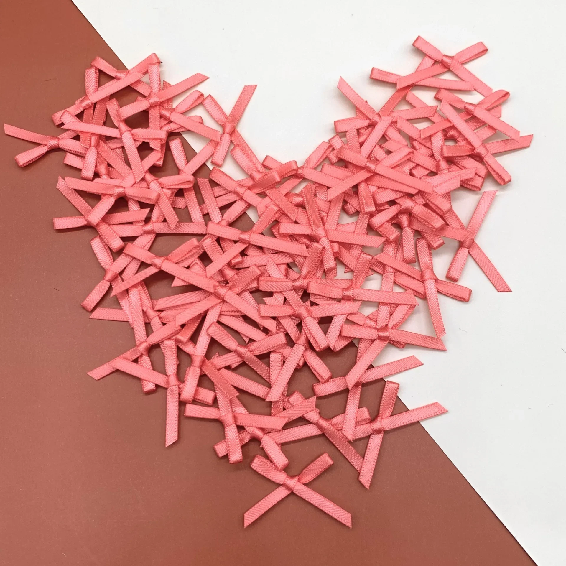 100 Uds Mini cinta de raso flores lazos lazos artesanía Scrapbooking adorno proyectos de bricolaje pajaritas decoración pinzas para el cabello lazos para el cabello de mascotas