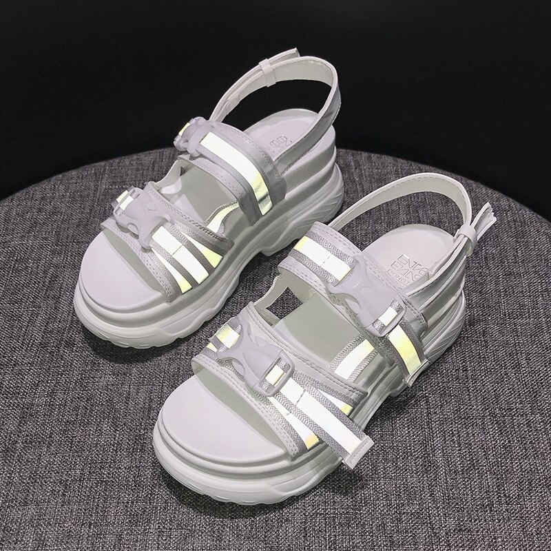 Vogue Vrouwen Sandalen Mooie Vrouwen Platform Wedge Sandalen Hoge Hakken Vrouwen Schoenen Zomer Toevallige Sandalen Voor Vrouwen Mode Flats 38: WHITE / 6.5