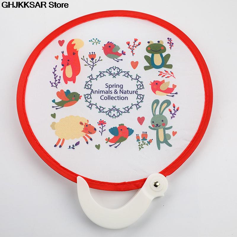 1Pc Draagbare Vouwen Fan Met Handvat Cartoon Mini Fan Vrouwen Zomer Ronde Fan Creatieve Party: D
