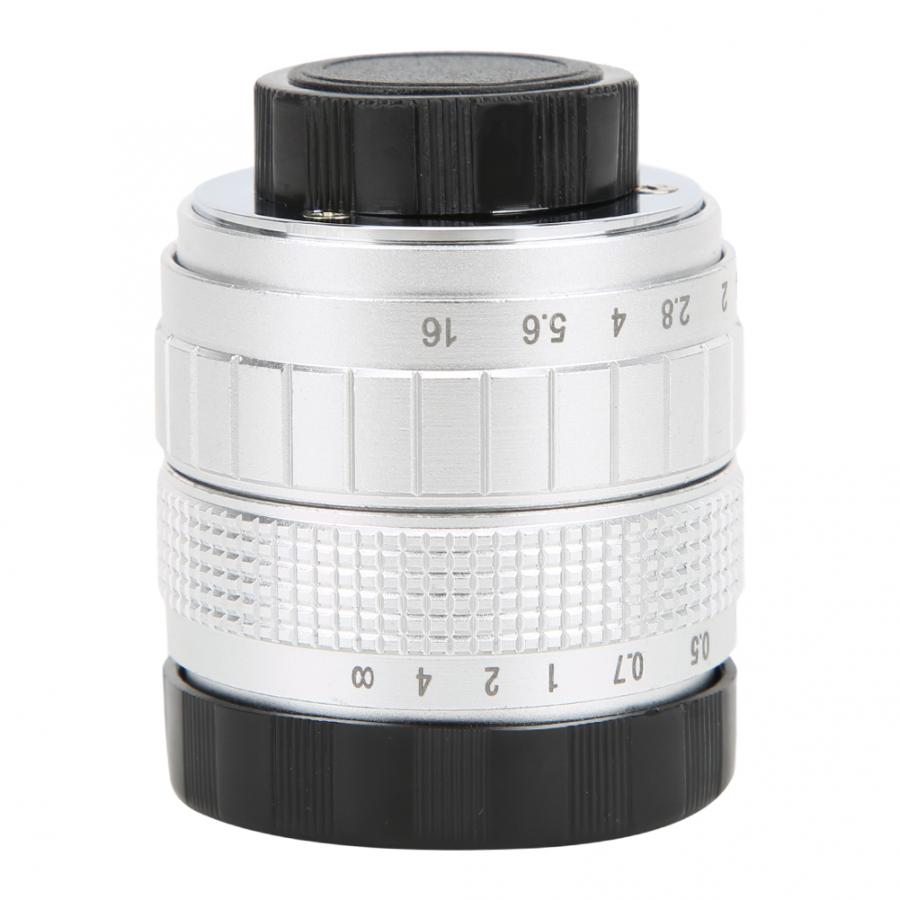 Obiettivo con attacco C F1.4 da 50mm utilizzato con anello adattatore per fotocamera Mirrorless Canon