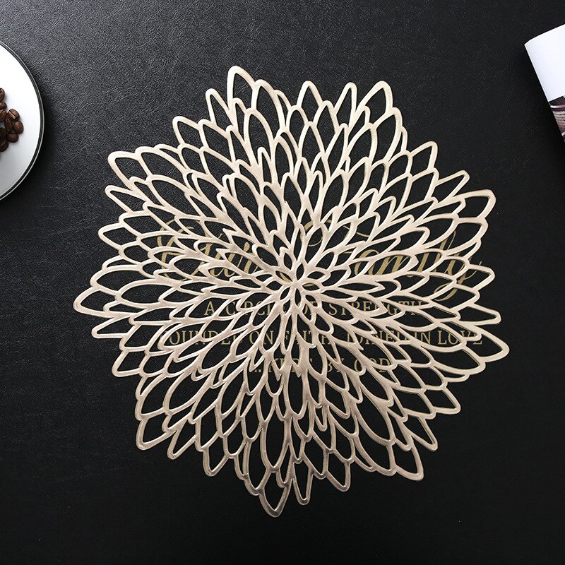 6/4PCS Round Placemats Restaurant Hollow PVC decoration Meal Mat Anti Dining Table Line Mat Steak Plate Pad Flowers: Golden 1 / 4 pieces