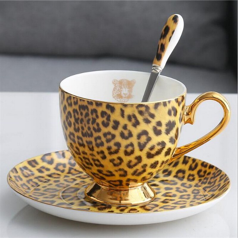 Juego de tazas y platillos de leopardo, Juego de platillos para café