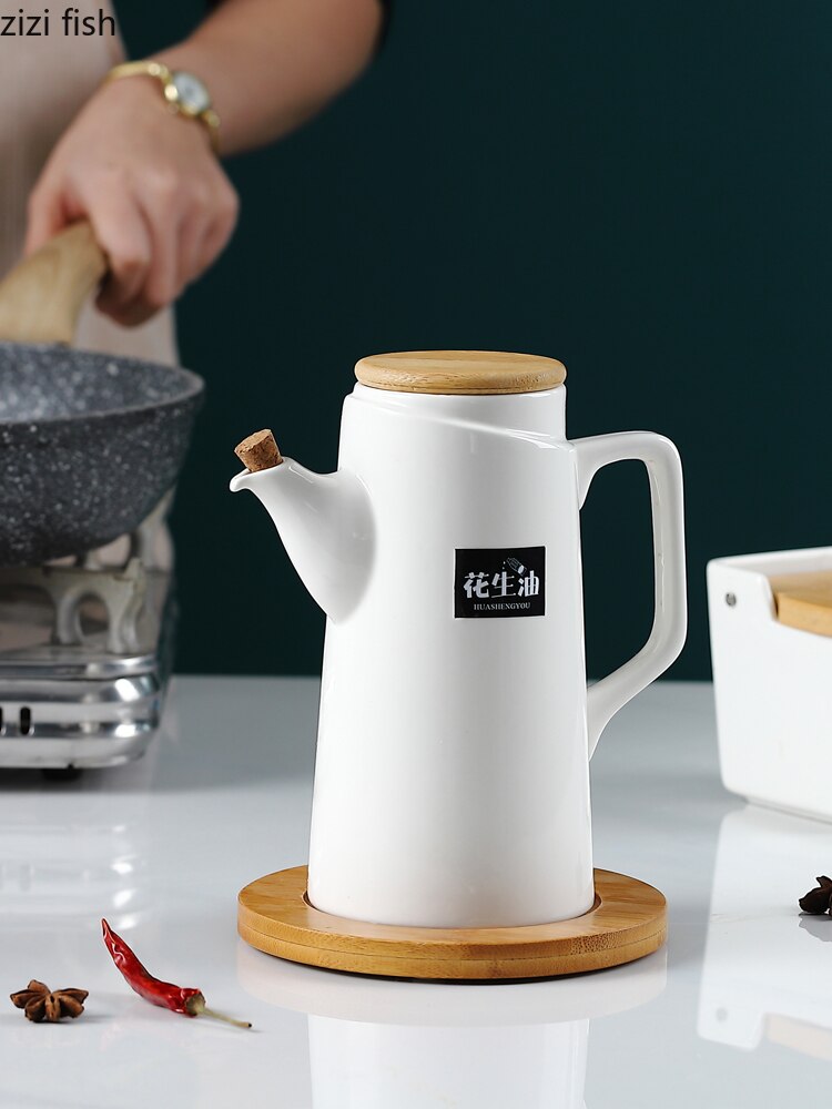 Aceitera de cerámica blanca de estilo europeo, botella de vinagre, utensilios de cocina de porcelana, jarra sellada Simple con tapa de madera, decoración del hogar