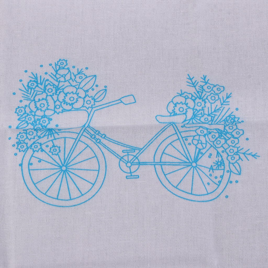 Stemplet broderikit med mønster, fortrykt klud og ramme 15cm diy håndarbejde - blomst & cykel
