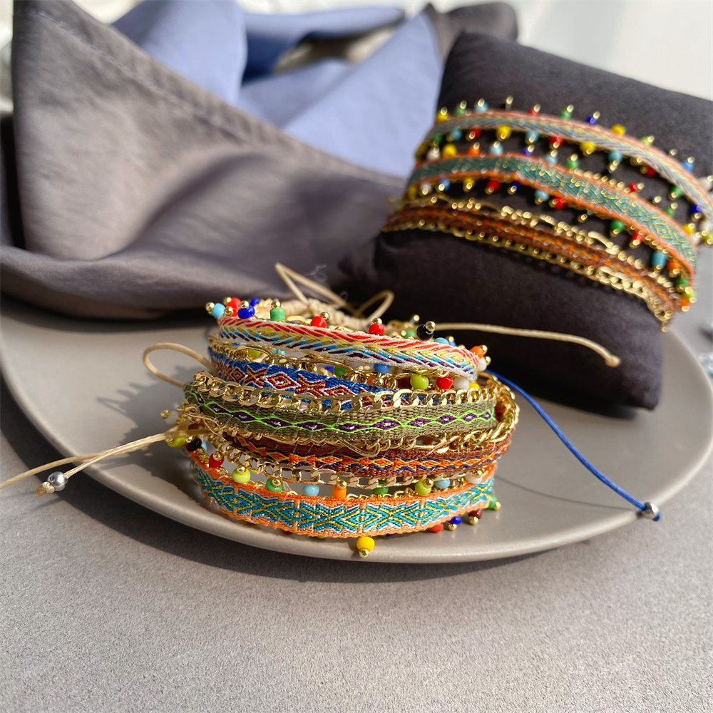 Set di braccialetti da spiaggia per surfista bohémien da 12 pezzi, braccialetti estivi Boho intrecciati per uomo e donna, accessori fatti a mano per gioielli da festival  36