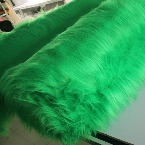Groene effen, pluizige imitatiebontstof (langpolig bont) voor kostuums en cosplay. 36 " x60 " per meter verkocht.