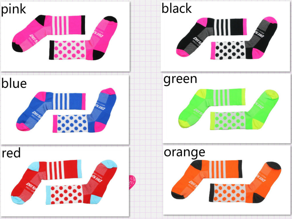 Stijl Fietsen Sokken Rijden Fiets Sport Sokken Dragen Sokken en Vier Compressie In een paar verschillende kleur.
