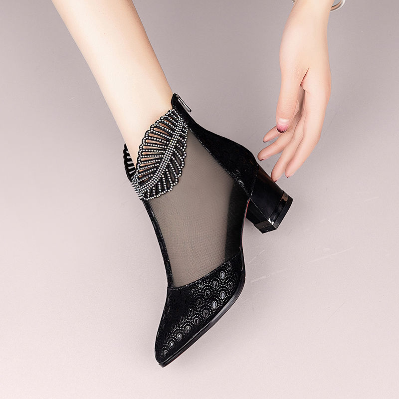 Zomer enkellaarsjes van mesh, damessandalen, puntige neus, dikke hak, strass, lenteschoenen voor dames, uitgehold zwart