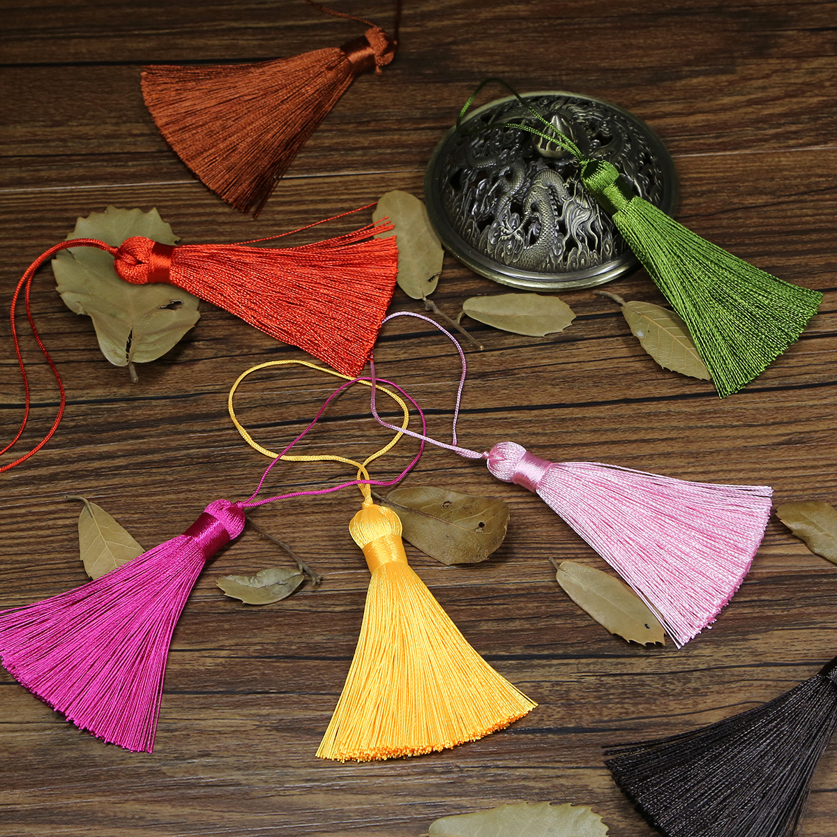 8cm, tupsua,silkkihapsut,askartelutupset,hapsut verhoon,tupsut koruihin tee itse,hapsuverho ,2kpl /pussi