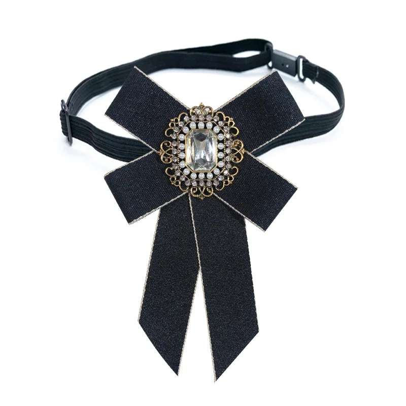 Britse Stijl Stof Strikje Broche Parel Kristal Overhemd Pak Kraag Pinnen Mode Stropdas Broches voor Vrouwen en Mannen Sieraden: Licht Geel Kleur