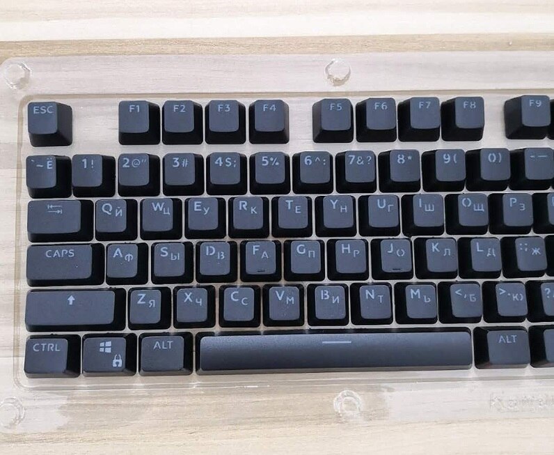 104 Keycaps Russian Translucent Backlight Keycaps For Cherry MX Keyboard Switch: Black